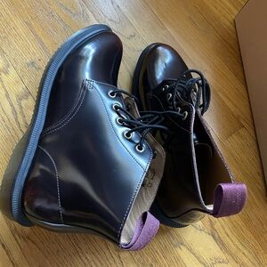 NEW Dr. Marten’s Emmeline leather lace up ankle boots